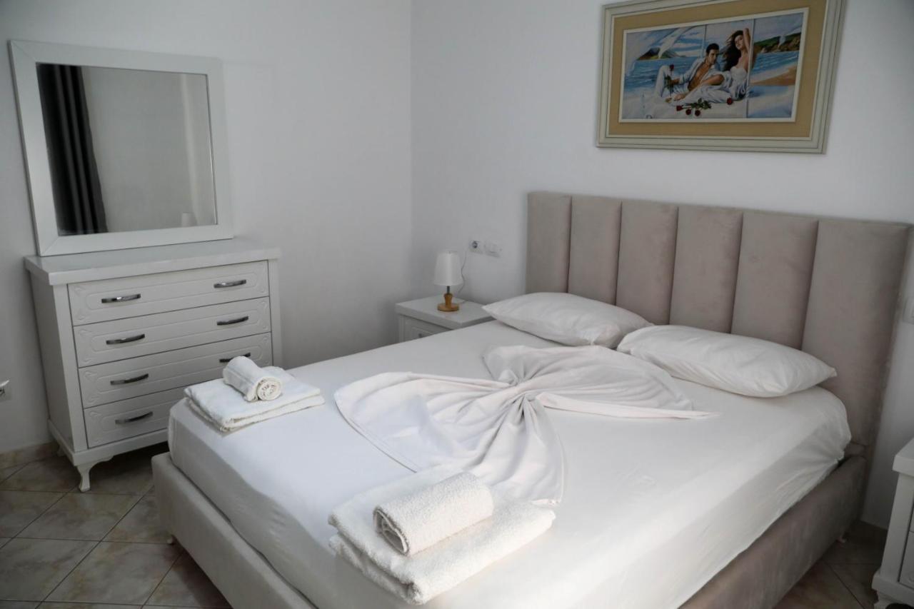 Gimi 1 Apartment