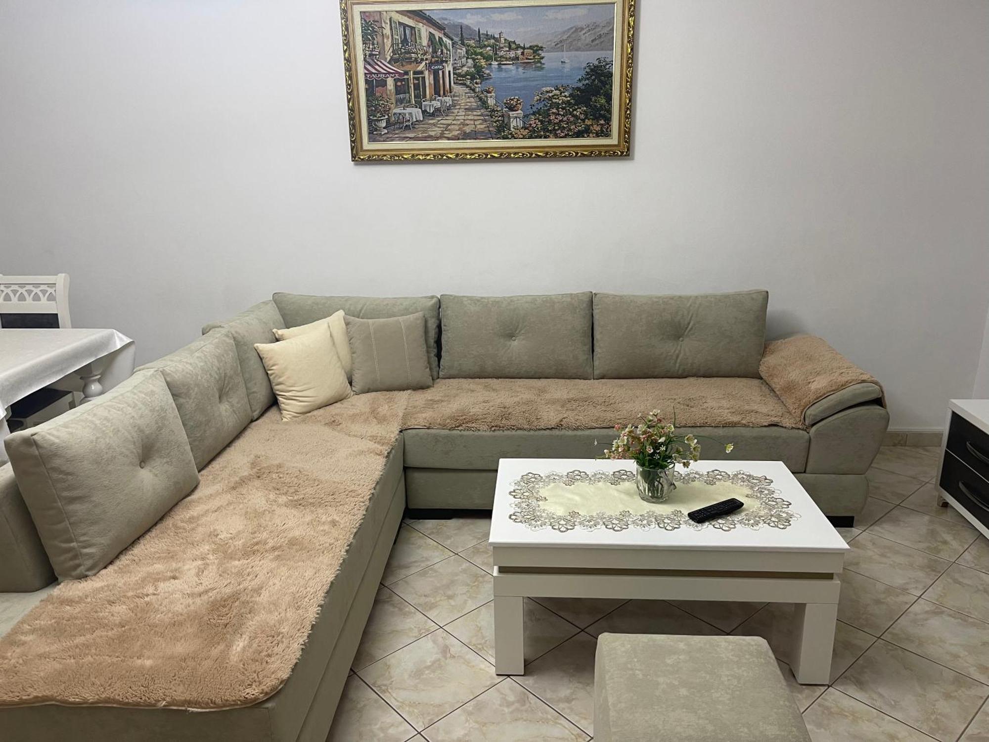 Gimi 1 Apartment *